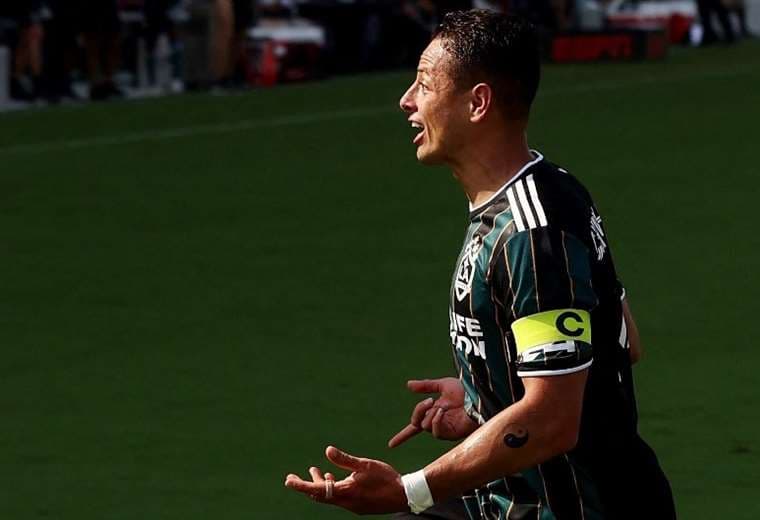 'Chicharito' Hernández lamenta las reacciones que provocaron sus comentarios sexistas