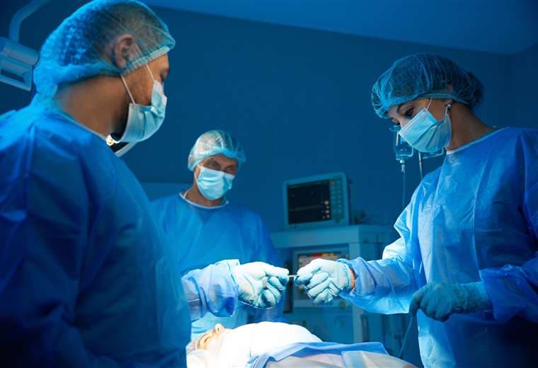 Antes del bisturí: ¿Qué debe evaluar antes de someterse a una cirugía estética?