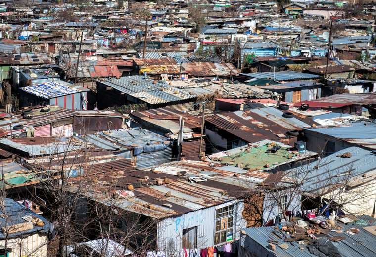 Pobreza y pobreza extrema se alejan de hogares ticos