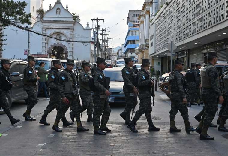 Día de la Abolición del Ejército: ¿Cuánto se ahorra el país al no tener una milicia?