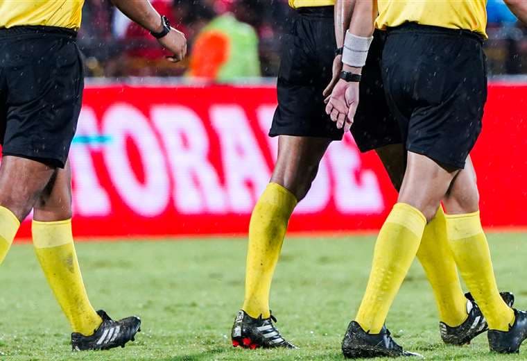 Dos árbitros fuertemente señalados estarán en el juego Liga-Puntarenas 