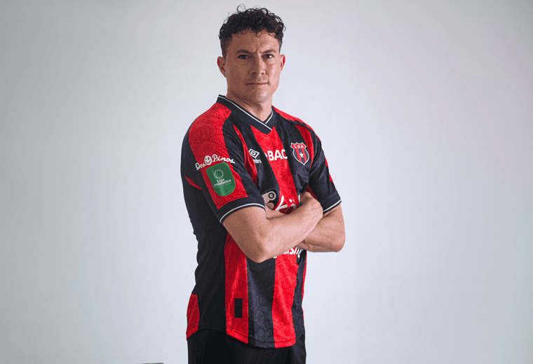 Bryan Oviedo quiere una nueva oportunidad: "De momento no pienso en el retiro"