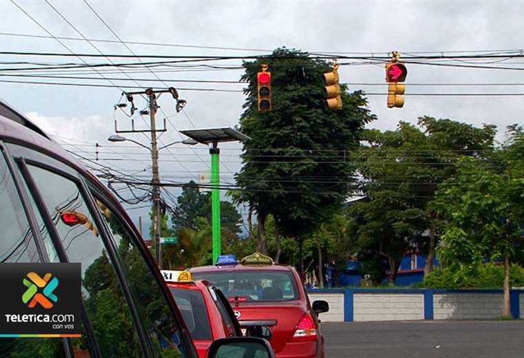 MOPT pide reportar fallos en semáforos para agilizar reparaciones