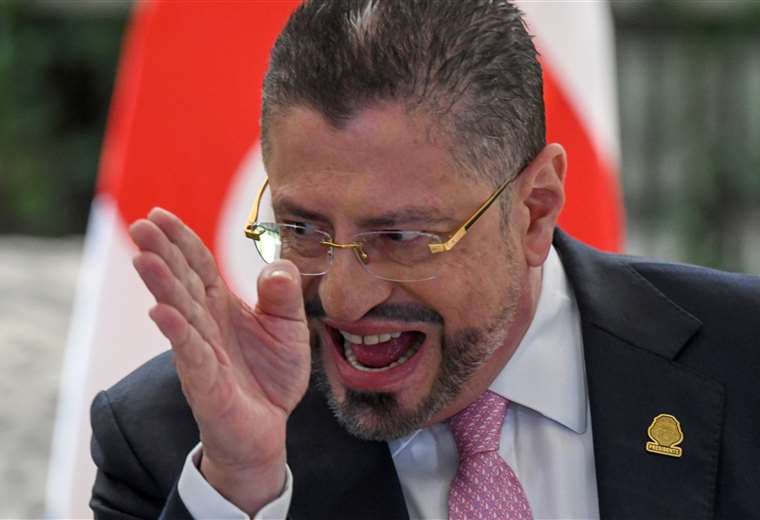 “El TSE nunca se había portado de una manera tan inaceptable”, responde Chaves a Zamora