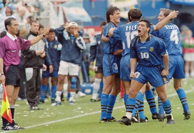 Hijos de Diego Maradona firman acuerdo con grupo sueco para relanzar su marca mundialmente
