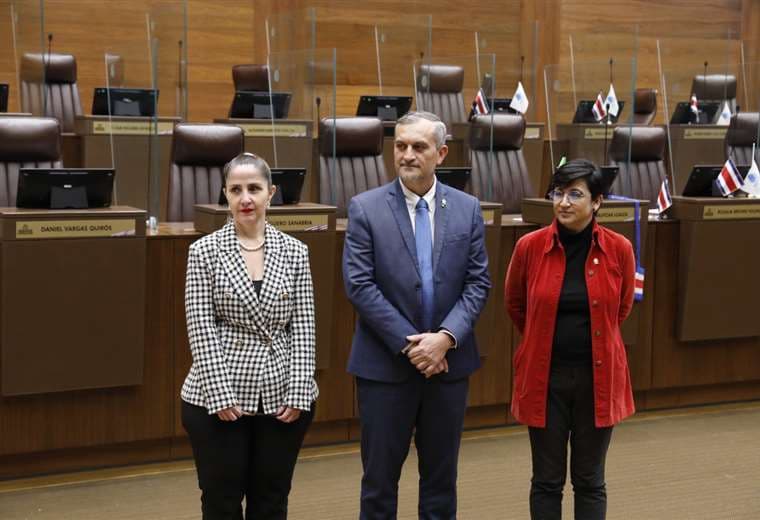 Comisión que analiza desafuero de Chaves ya tiene fecha para recibir al mandatario