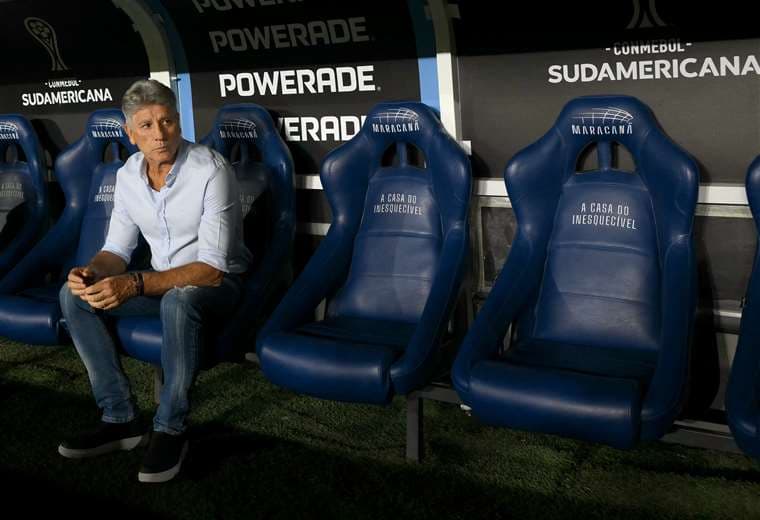 Entrenadores de fútbol bajo fuego en la "guerra de críticas" en redes sociales