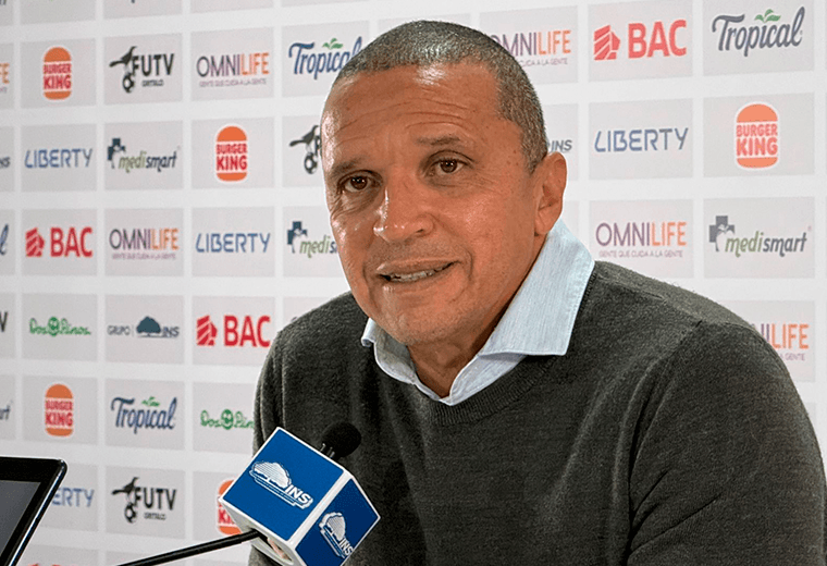 "Lo siento como una falta de respeto", dice Lonis sobre puja por puesto en la Fedefútbol