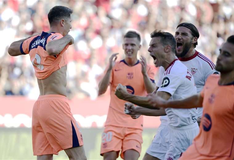 Barcelona se desmorona en Sevilla y el Real Madrid es el nuevo líder