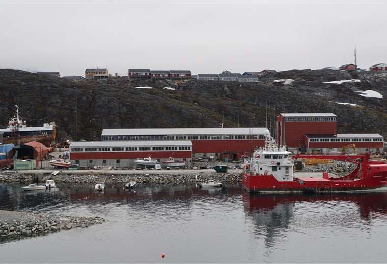 Trump anuncia envío de barco hospital a Groenlandia, que rechaza necesitarlo