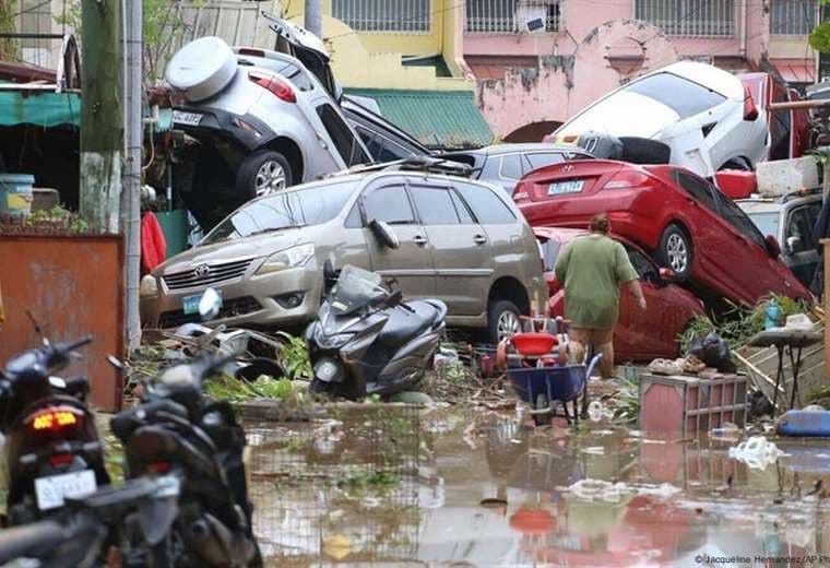 Tifón Kalmaegi causa estragos y muertes en Vietnam y Filipinas
