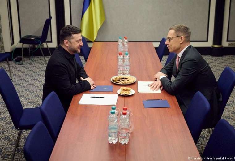 Zelenski continúa las negociaciones en Berlín