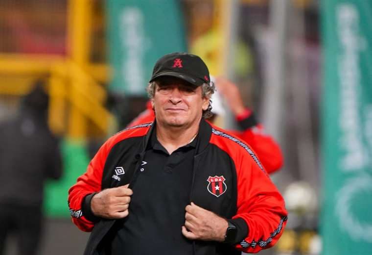 Óscar Ramírez, Juan Quirós