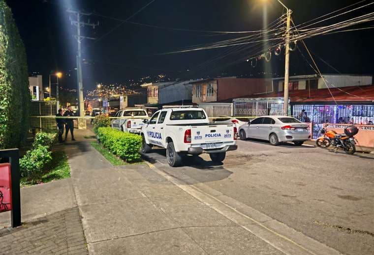 Asesinan a hombre de varios disparos dentro de carro en Hatillo