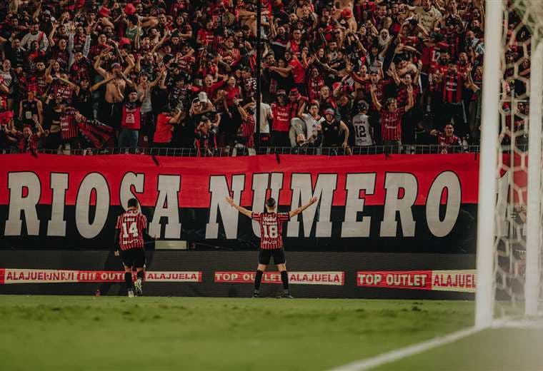 Alajuelense vs Saprissa/Prensa LDA