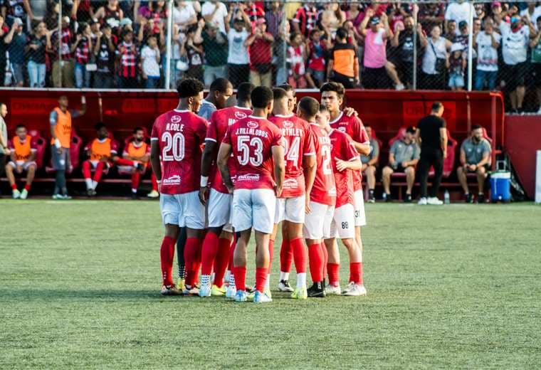Santos pide que el torneo no inicie "sin que exista una resolución clara y definitiva sobre su caso"