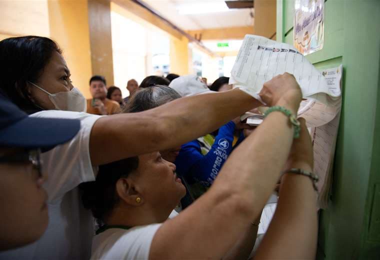 Filipinas vota en elecciones de mitad de mandato, entre disputa de mandatarios
