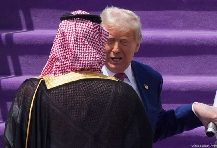 Donald Trump aterriza en Arabia Saudita para su primera gira por Oriente Medio