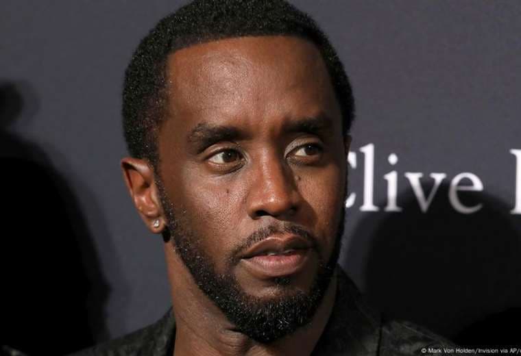 Exnovia de “Diddy” Combs dijo que la obligó a participar en orgías
