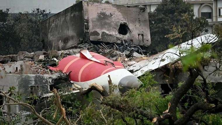 Duras críticas a informe preliminar sobre el accidente del avión de Air India 