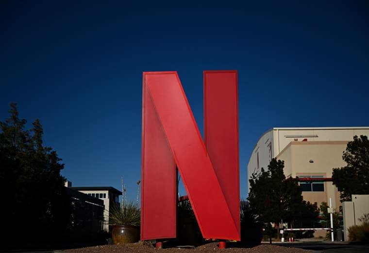Ganancias de Netflix aumentan 45% por subida en los precios de suscripción