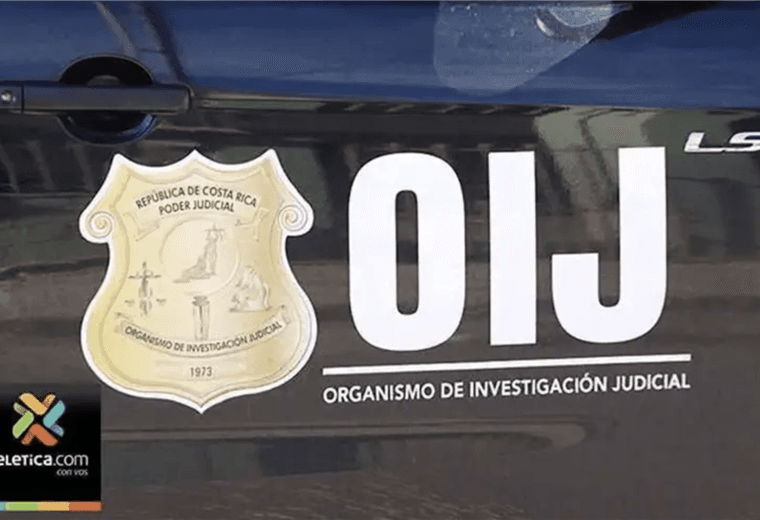 Hombre muere al caer con su carro a una quebrada en La Fortuna