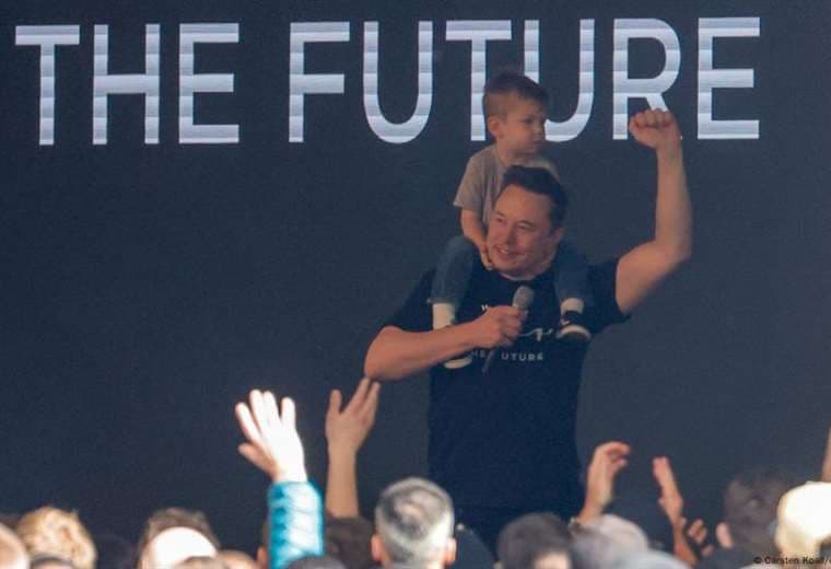 "Baby Grok": Elon Musk anuncia aplicación de inteligencia artificial para niños