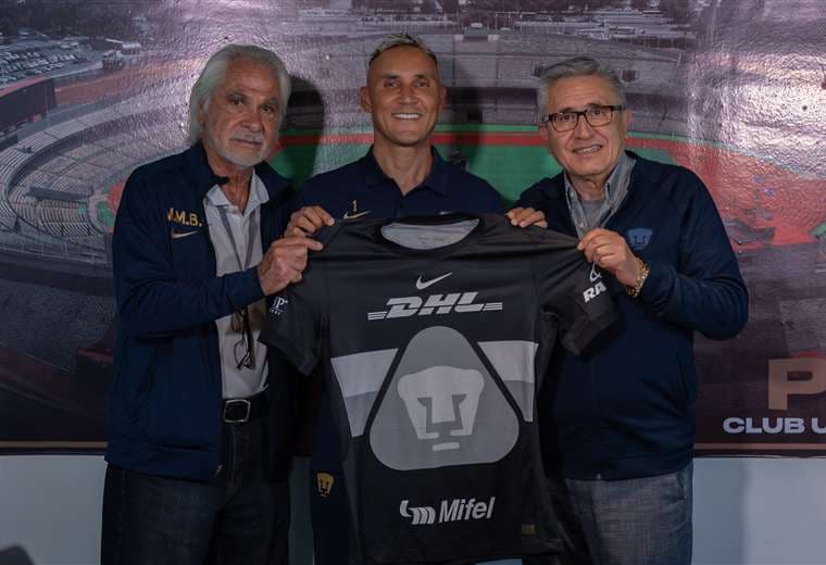Keylor Navas recibe en los guantes las urgencias y esperanzas de los Pumas
