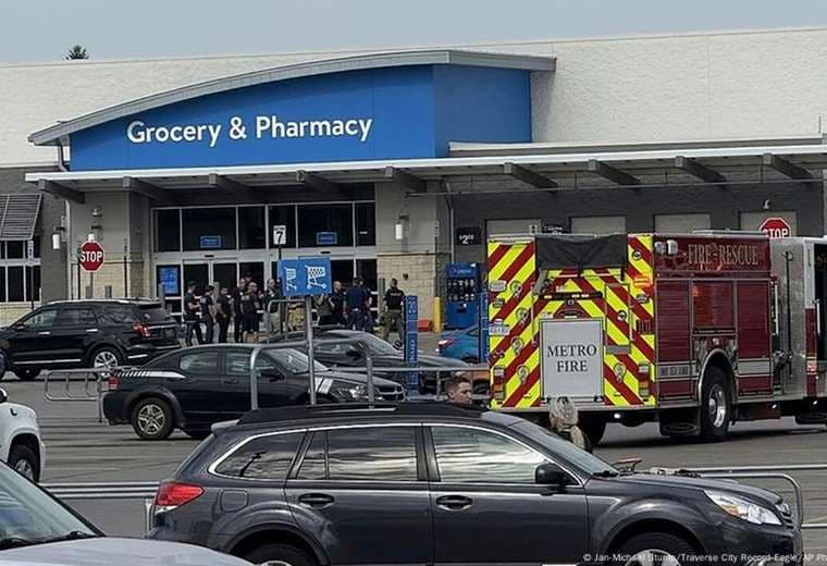 Al menos 11 heridos en apuñalamiento masivo en reconocido supermercado en Michigan