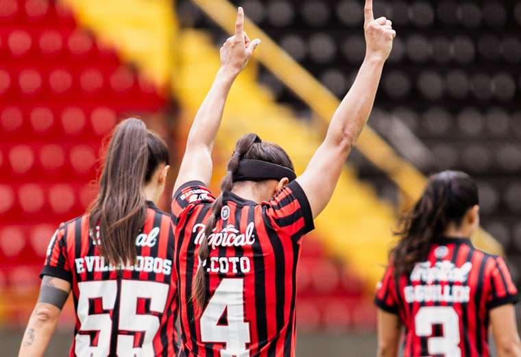 Leonas muestran su superioridad y derrotan a Moravia