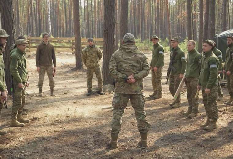 Zelenski autoriza reclutamiento en el ejército de mayores de 60 años