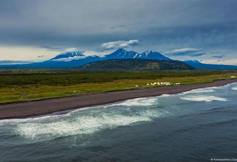 Cómo es vivir en Kamchatka, península marcada por volcanes, erupciones y terremotos