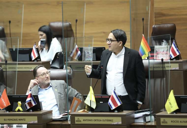 Diputados rechazan, por segunda vez, quitarle vía rápida a jornadas 4/3