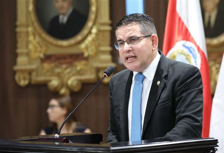 ¿Qué pasa si el actual Congreso no logra votar los informes en el caso de Fabricio Alvarado?