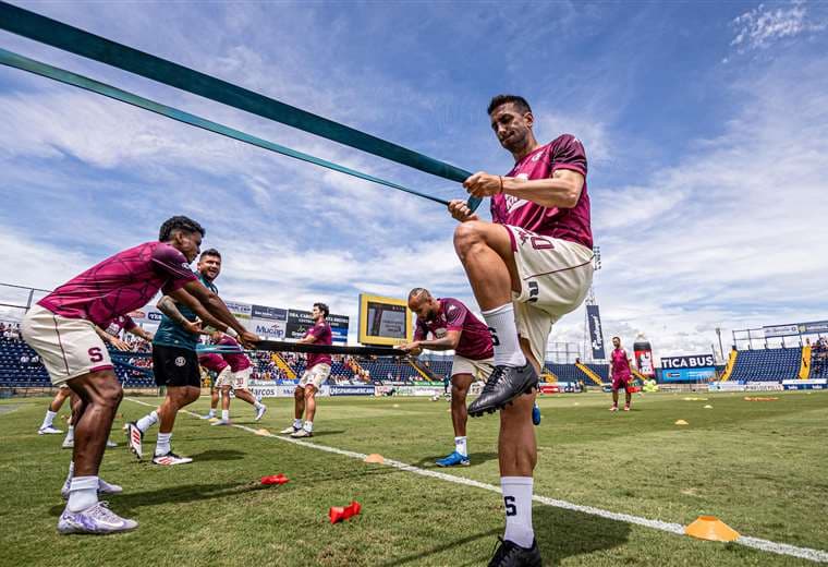 Mariano Torres. Saprissa