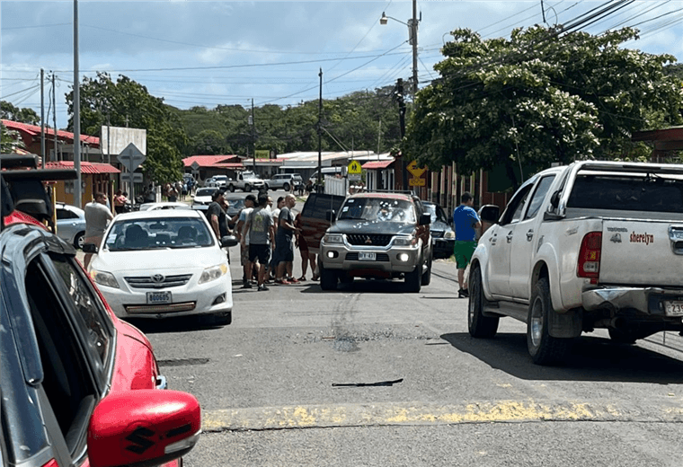 Balacera en La Cruz deja un muerto y dos mujeres heridas