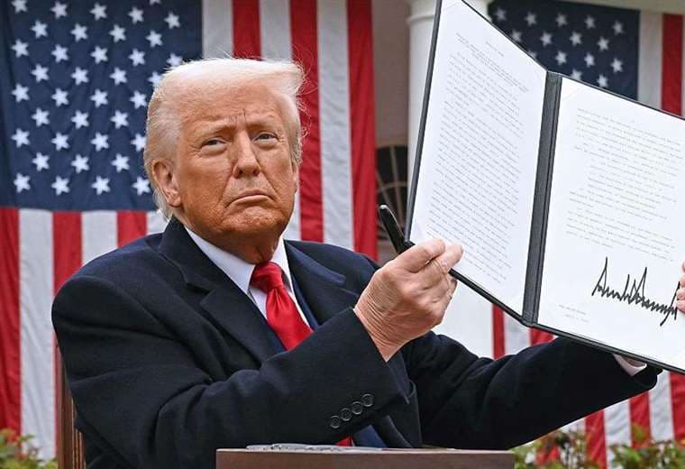 Nuevos aranceles de Trump entran en vigor en 90 países: ¿Cómo afectan a América Latina?
