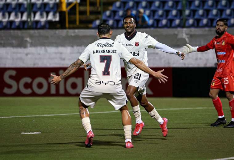 ¡La Liga sí pudo! Alajuelense consigue importante triunfo en Managua