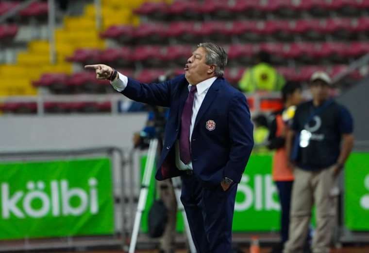 ¿Cómo es la cláusula de salida en el contrato de Miguel Herrera con La Sele?