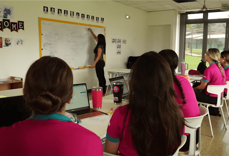 Formando líderes del futuro con excelencia académica y visión global