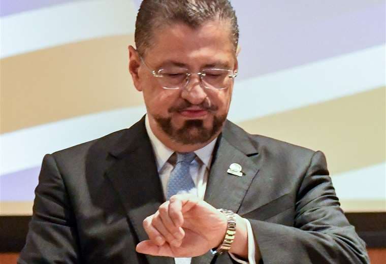 Esto dice Presidencia tras cirugía de Rodrigo Chaves