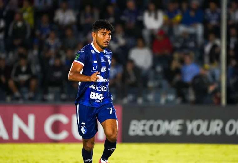 Así fue el enfrentamiento entre Venegas y Briceño al final del partido de Cartaginés