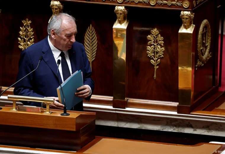 ¿Qué le espera a Francia tras la dimisión de su primer ministro?