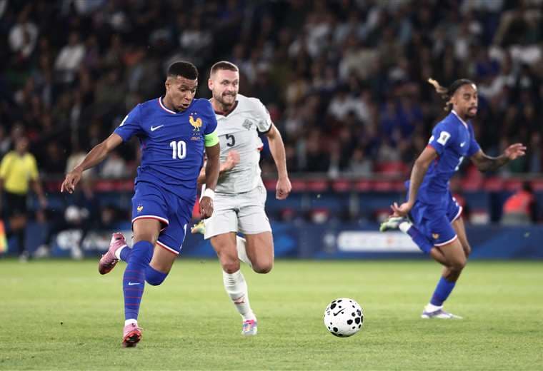 Mbappé salva a Francia de la trampa islandesa en la ruta hacia el Mundial 