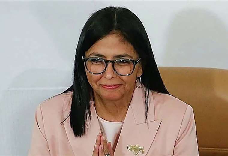 EE. UU. levanta las sanciones contra presidenta interina de Venezuela