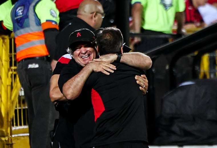 ¿Prepara la Liga algún técnico que sea relevo de Óscar Ramírez más adelante? Esto dice el gerente