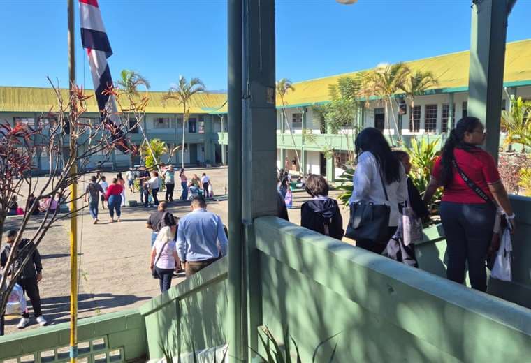 MEP promete 15 mil plazas en propiedad para este 2026