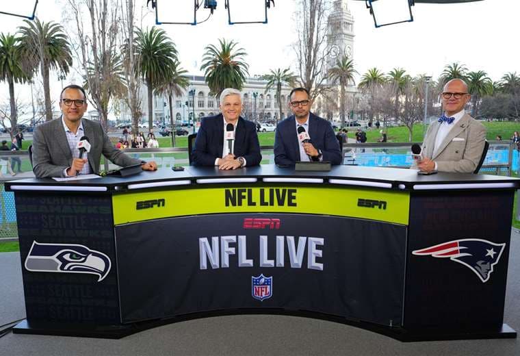 Reconocido periodista de ESPN se conmueve por show de Bad Bunny