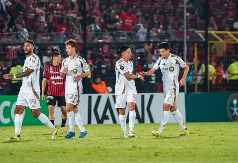 Técnico de LAFC llenó de elogios a la Liga: "Miré un rival con un gran corazón"