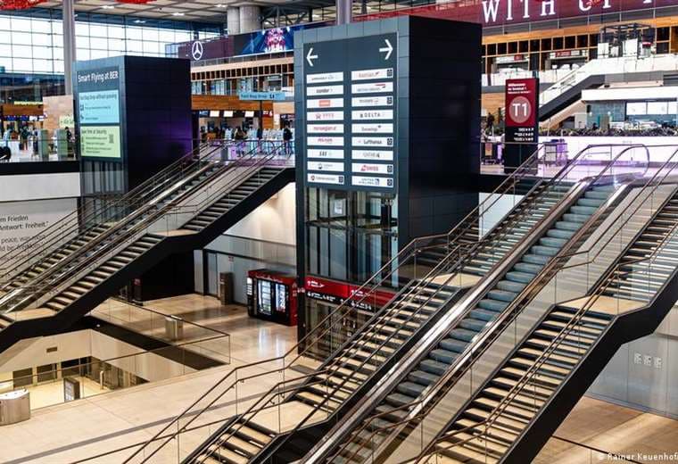 Huelga en aeropuerto de Berlín afecta a 57.000 pasajeros